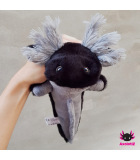 Axolotl Stofftier schwarz-grau