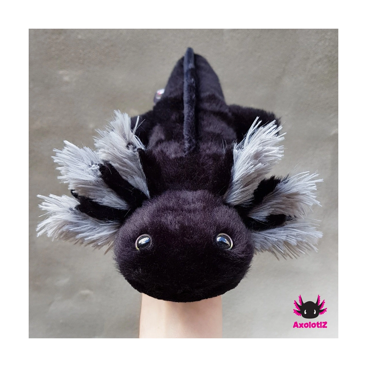 Axolotl Stofftier schwarz-grau